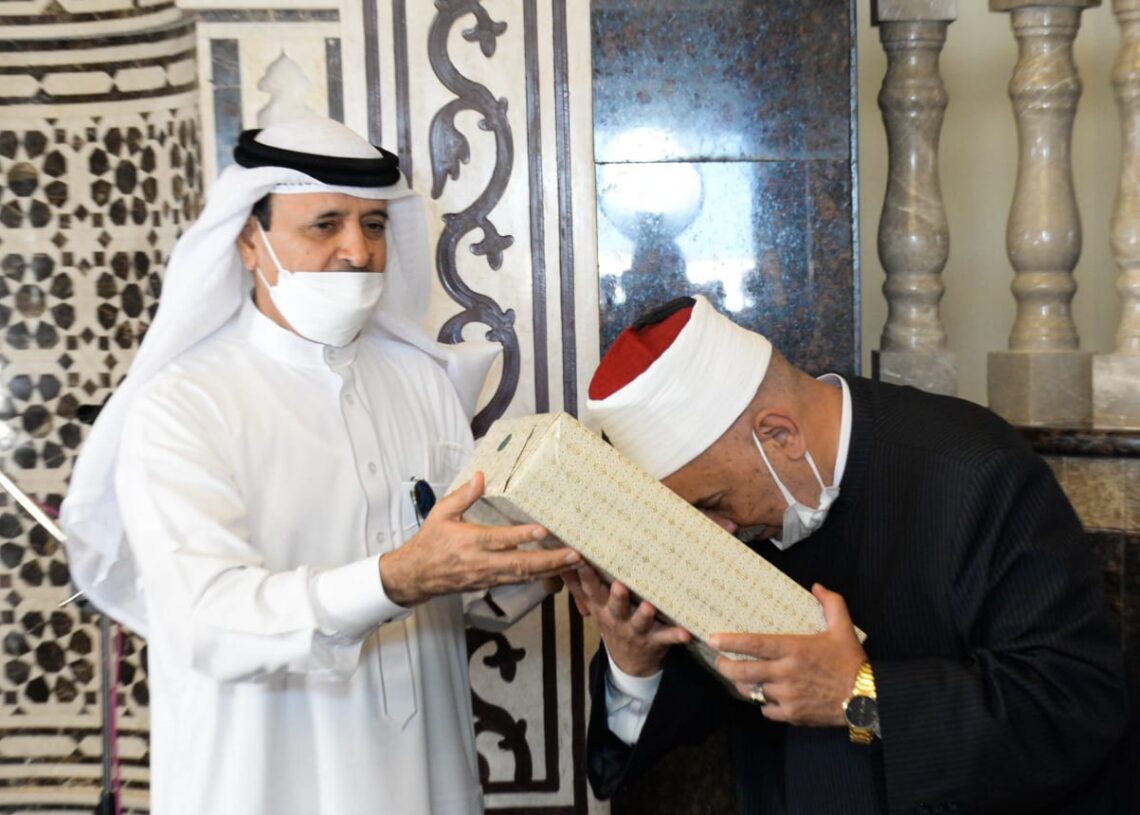 رئيس الاتحاد العربى لكرة السلة يفتتح مسجد "الشيخ زايد" بالساحل الشمالى 17 - جريدة المساء