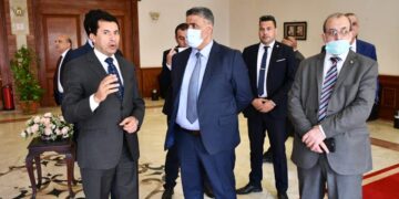 وزير الشباب والرياضة يلتقي وزير السكن والعمران الجزائري 1 - جريدة المساء