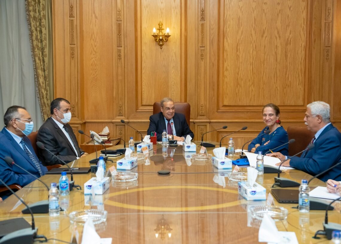وزير الإنتاج الحربى يبحث مع سفيرة كولومبيا تعزيز العلاقات الإقتصادية والإستثمارية 20 - جريدة المساء وزير الإنتاج الحربى يبحث مع سفيرة كولومبيا تعزيز العلاقات الإقتصادية والإستثمارية 19 - جريدة المساء