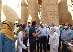 رئيس الوزراء يتابع أعمال الترميم بمعبد الكرنك وطريق الكباش لإقامة احتفالية "الأقصر فى ثوبها الجديد" 29 - جريدة المساء