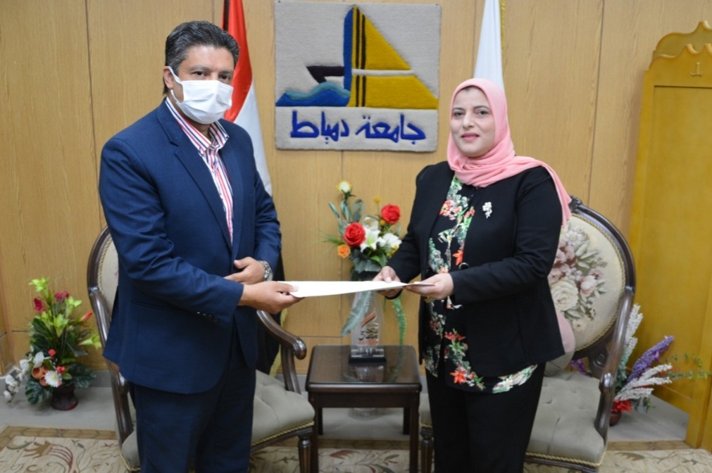 "هديات عماشة" وكيلًا لكلية التمريض بجامعة دمياط 18 - جريدة المساء