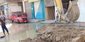 إصلاح ماسورتى مياه شرب بحى العامرية أول 1 - جريدة المساء