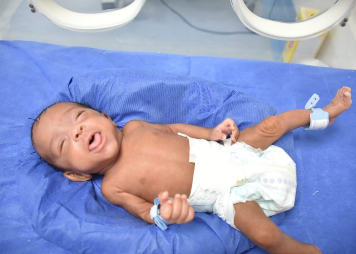 "الرعاية الصحية" تنقذ حياة مولودة غير مكتملة النمو في الأقصر 17 - جريدة المساء "الرعاية الصحية" تنقذ حياة مولودة غير مكتملة النمو في الأقصر 16 - جريدة المساء