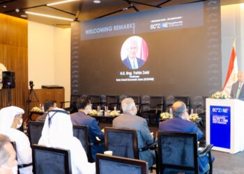 " زكي" و" ربيع" يستعرضان الفرص الاستثمارية في المنطقة الاقتصادية لقناة السويس بمعرض إكسبو دبي 27 - جريدة المساء