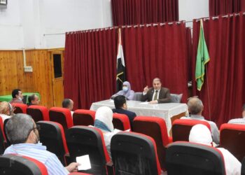 المصروفات والمجموعات المدرسية على طاولة اجتماع مدير تعليم المنوفية مع مسئولي التوجيه المالي بالمديرية والإدارات العشر 19 - جريدة المساء