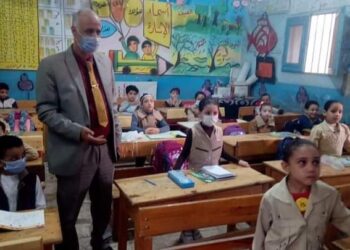 مدير تعليم بركة السبع يظهر " العين الحمراء " للمقصرين فى المدارس 21 - جريدة المساء