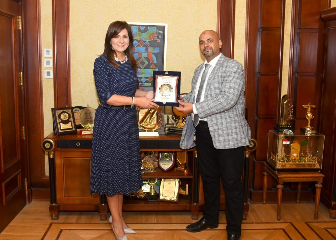 نبيله مكرم: مبادرة "أصلك الطيب" تواصل مسيرتها الناجحه 19 - جريدة المساء