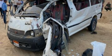 مصرع وإصابة ٩ اشخاص في انقلاب ميكروباص بطريق العين السخنة 1 - جريدة المساء