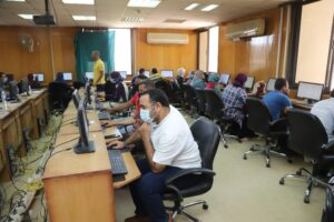 مركز التحول الرقمى بجنوب الوادى يجرى اختبارات ١١٤ باحثًا 26 - جريدة المساء