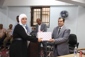 رئيس جامعة جنوب الوادى يشهد حفل تكريم أول سيدة تتولى منصب أمين الجامعة المساعد 71 - جريدة المساء