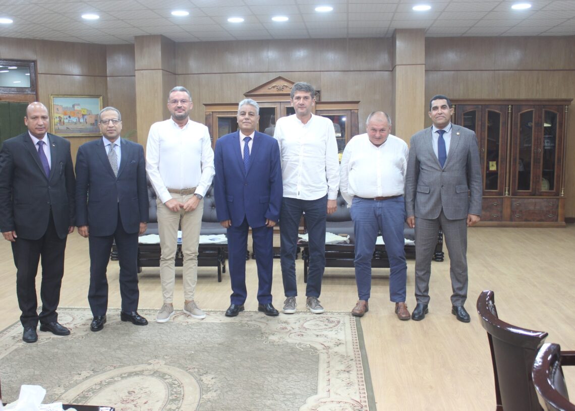 تعاون علمي بين جامعتى "جنوب الوادى" و "الملك ميشيل الأول" برومانيا 20 - جريدة المساء تعاون علمي بين جامعتى "جنوب الوادى" و "الملك ميشيل الأول" برومانيا 19 - جريدة المساء