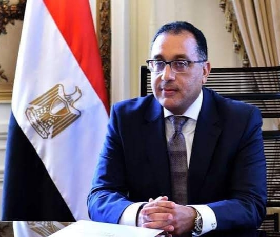 رئيس الوزراء يشكر أهالى الوادى الجديد على نجاح ملتقي التمور ويؤكد دعمه لمبادرة الحرير 15 - جريدة المساء