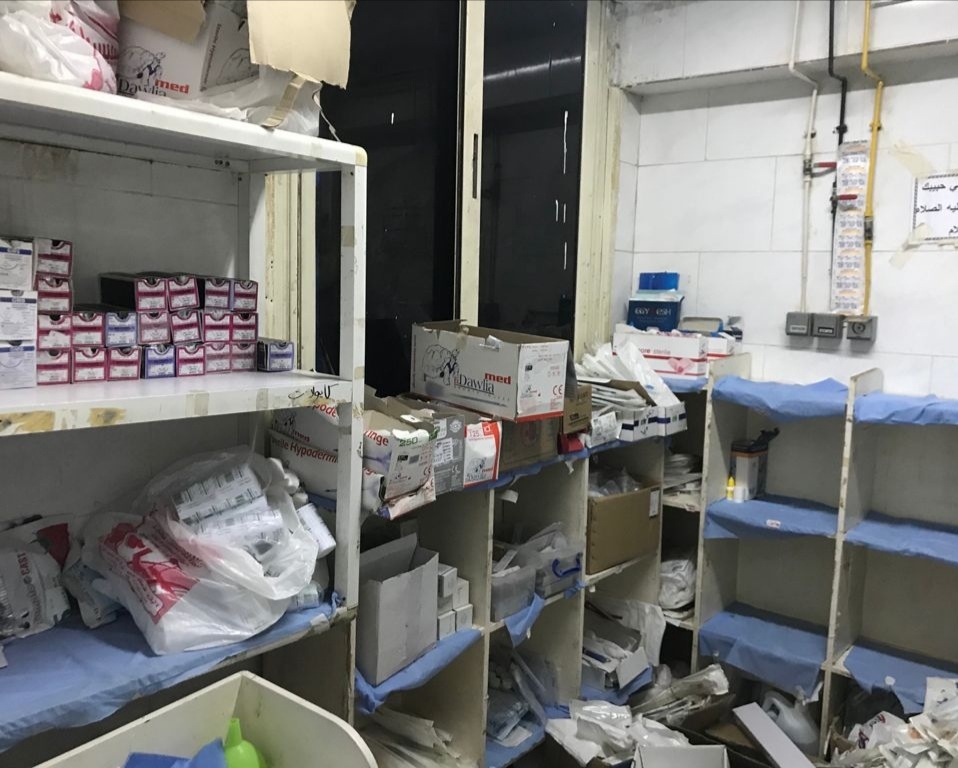 ضبط أكثر من ٥٠٠٠ عبوة دوائية منتهية الصلاحية وغلق مركز طبي بدون ترخيص بالزقازيق 15 - جريدة المساء