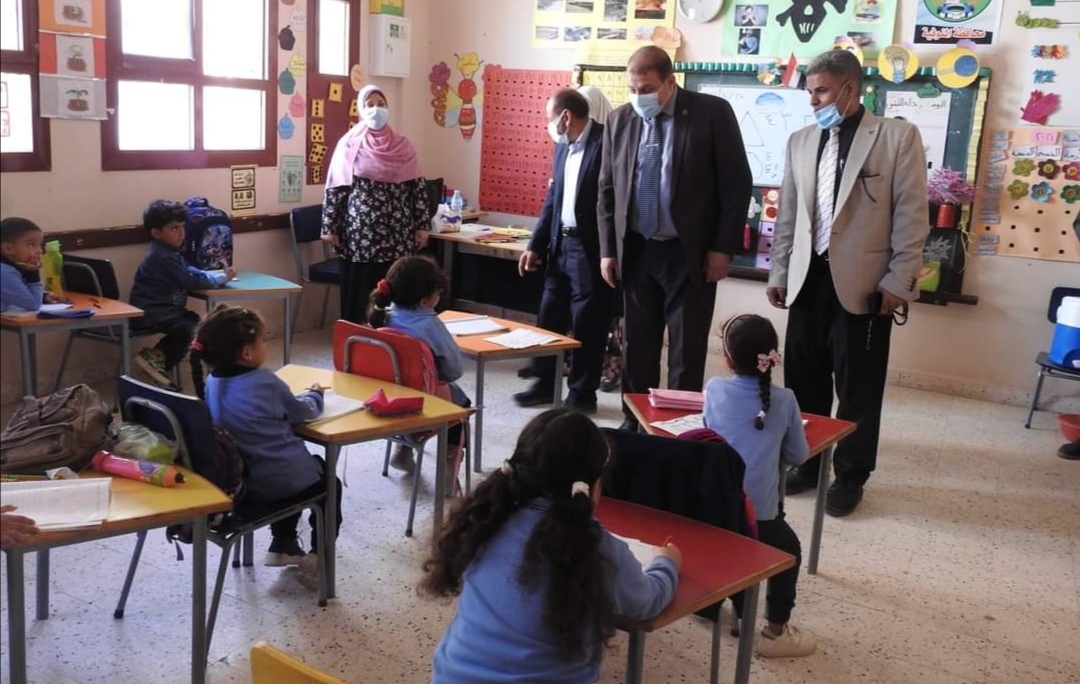 مدير تعليم المنوفية يتابع انتظام الدراسة بمدارس السادات 19 - جريدة المساء