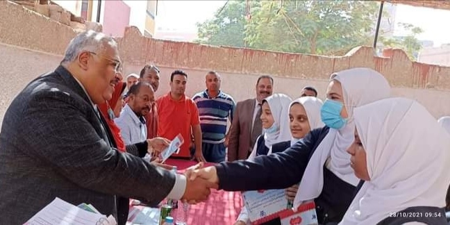 تكريم الطالبات المتفوقات بتعليم اخميم 16 - جريدة المساء