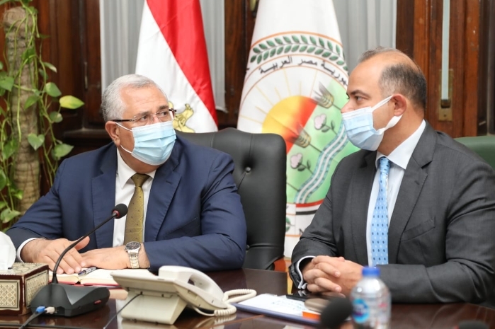 وزير الزراعة يبحث مع رئيس البورصة سبل تطوير اليات تداول عدد من السلع الاستراتيجية من خلال البورصة السلعية 19 - جريدة المساء