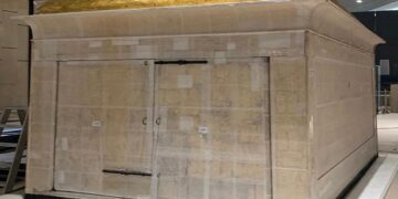 الانتهاء من نقل المقصورة الثانية لـ توت عنخ آمون 2 - جريدة المساء الانتهاء من نقل المقصورة الثانية لـ توت عنخ آمون 1 - جريدة المساء