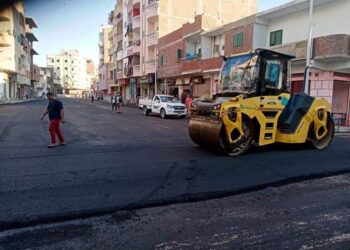 استكمال أعمال الرصف بشارع طه حسين بالغردقة 32 - جريدة المساء
