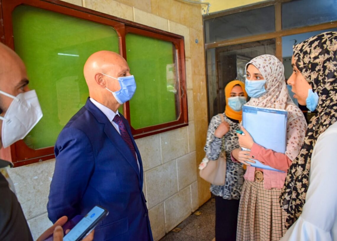 وكيل وزارة الصحة بالشرقية يوجه بسرعة تسجيل وتطعيم جميع المواطنين بلقاح كورونا دون انتظارهم رسالة لتحديد الموعد 17 - جريدة المساء