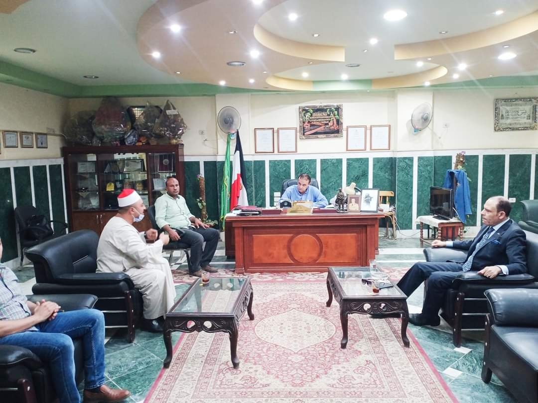 رئيس مدينة ملوى يعقد لقاءات جماهيرية للاستماع لشكاوى المواطنين 19 - جريدة المساء