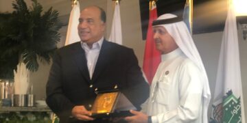 رئيس الاتحاد العربى يكرم "محمد مصيلحي" في حفل إستقبال البعثات المشاركة في بطولة الأندية العربية لكرة السلة "33" 1 - جريدة المساء