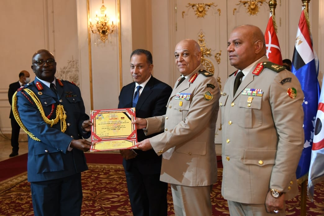 القوات المسلحة تحتفل بتخريج 3 دورات تدريبية للوافدين من 18 دولة أفريقية 18 - جريدة المساء