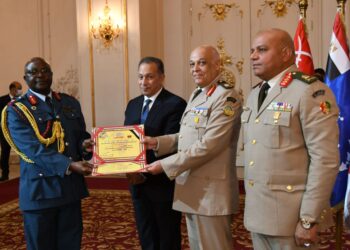 القوات المسلحة تحتفل بتخريج 3 دورات تدريبية للوافدين من 18 دولة أفريقية 24 - جريدة المساء