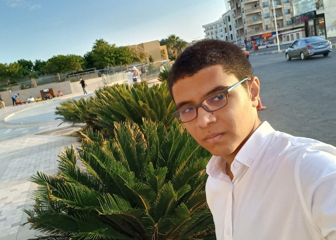 مدرسة الأقباط الإعدادية بنقادة تحصد المركز الخامس على مستوى الجمهورية فى مسابقة المعارض الصحفية 18 - جريدة المساء الطالب محمد محمود
