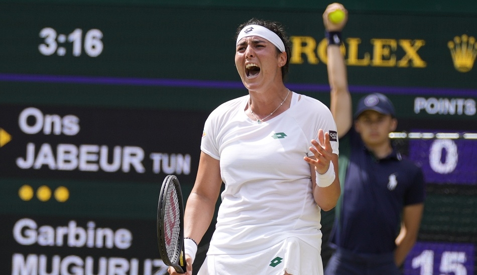 التونسية أنس جابر "سعيدة" بفوزها الأول على سفيتولينا فى بطولة التنس 17 - جريدة المساء