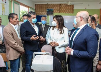 "صناع الخير" تطلق قوافل طبية للكشف علي العيون ومشروعات تنموية للأسر غير القادرة في 70 قرية مصرية 28 - جريدة المساء