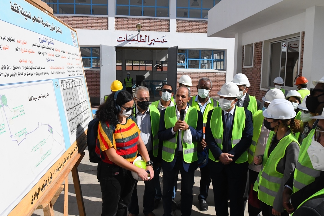 وفد البنك الدولى يتفقد مشروع الصحى بقفط .. صور 19 - جريدة المساء