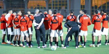 بعثة المنتخب وصلت لأنجولا 2 - جريدة المساء بعثة المنتخب وصلت لأنجولا 1 - جريدة المساء