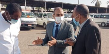 سكرتير عام مساعد محافظة قنا يتفقد مجمع المواقف 1 - جريدة المساء