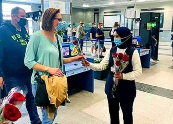 مطارا الغردقة ومرسى علم يستقبلان ١٥ الف سائح اليوم 26 - جريدة المساء