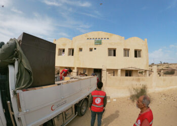 الهلال الأحمر المصرى يجهز 11 نادى أسرة بمحافظة شمال سيناء 16 - جريدة المساء