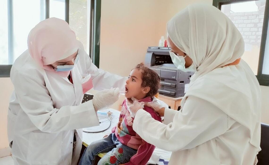 فحص 2292 حالة خلال قافلة طبية بمركز ابو قرقاص 18 - جريدة المساء