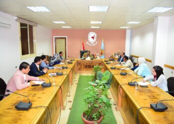 وحدات تعليم الكبار بجامعة سوهاج تستعرض الانجازات وخطط العمل المستقبلية 23 - جريدة المساء