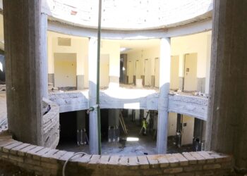 محافظ سوهاج يتابع أعمال إنشاء السوق الحضري الجديد بمدينة ناصر 16 - جريدة المساء