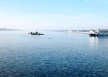 شحوط باخرة سياحية بأسوان وعليها 70 سائحاً 18 - جريدة المساء