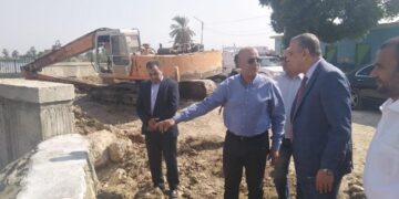 محافظ سوهاج يتفقد أعمال إنشاء عدد من الكباري في دار السلام 1 - جريدة المساء