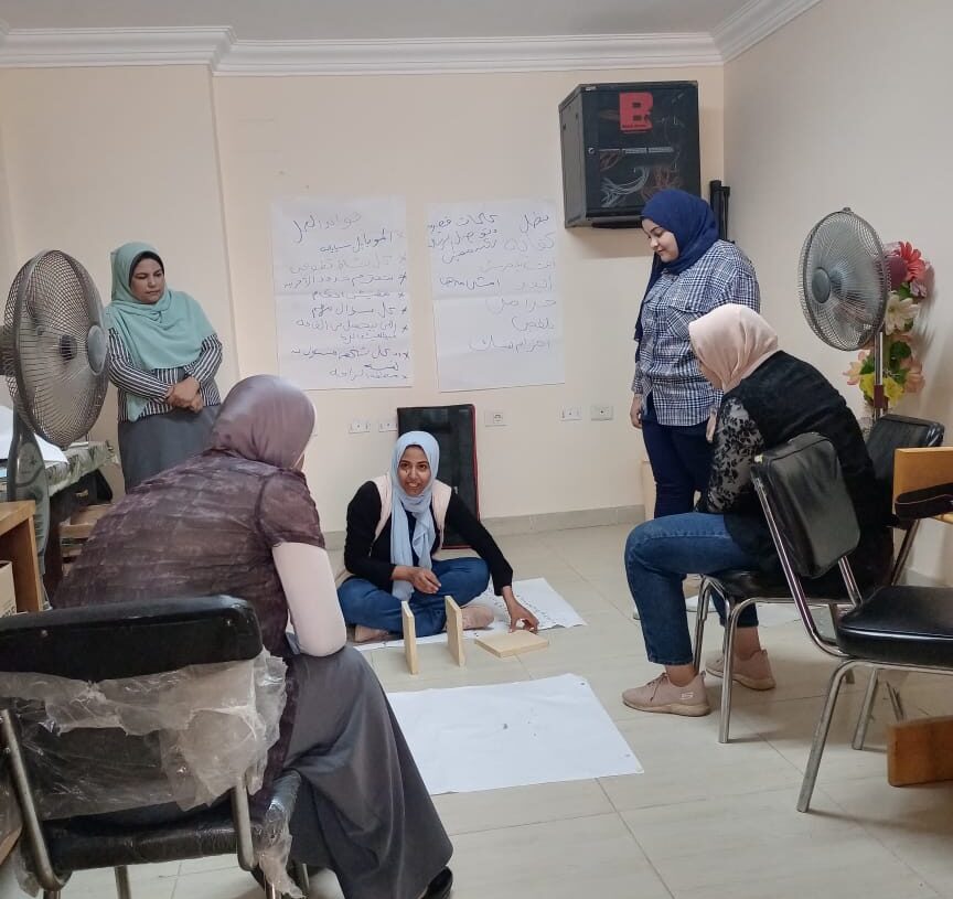 باستخدام "الويندو" ..جامعة سوهاج توعي طالباتها بطرق الدفاع عن النفس 18 - جريدة المساء