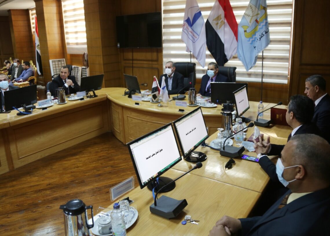 محافظ كفر الشيخ سيتعرض المشروعات الخدمية أمام مجلس الجامعة 18 - جريدة المساء