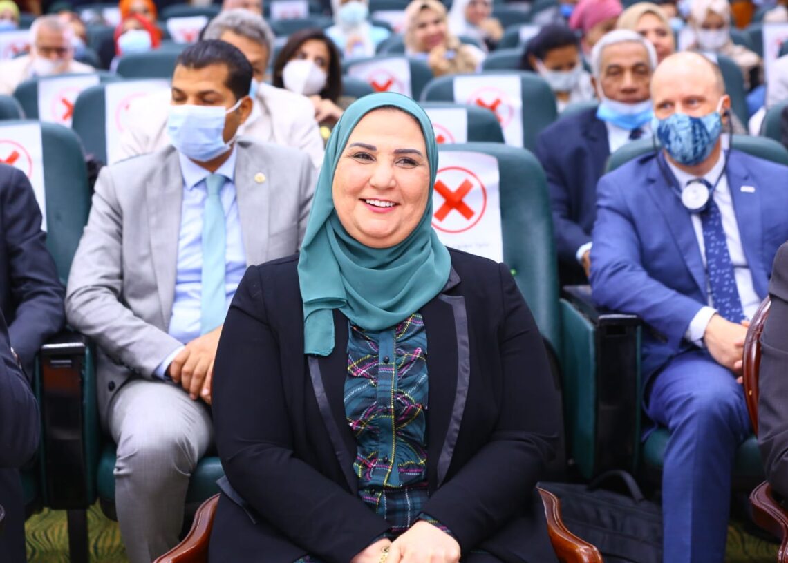 نيفين القباج وزيرة التضامن