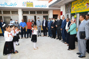محافظ قنا يتابع انتظام الدراسة بمدرسة اللغات الإبتدائية بالألومنيوم  29 - جريدة المساء