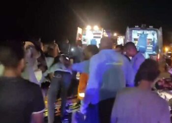 بالصور .. مصرع 6 أشخاص واصابة 13 اخرين في حادث تصادم بطريق أبوسمبل 35 - جريدة المساء