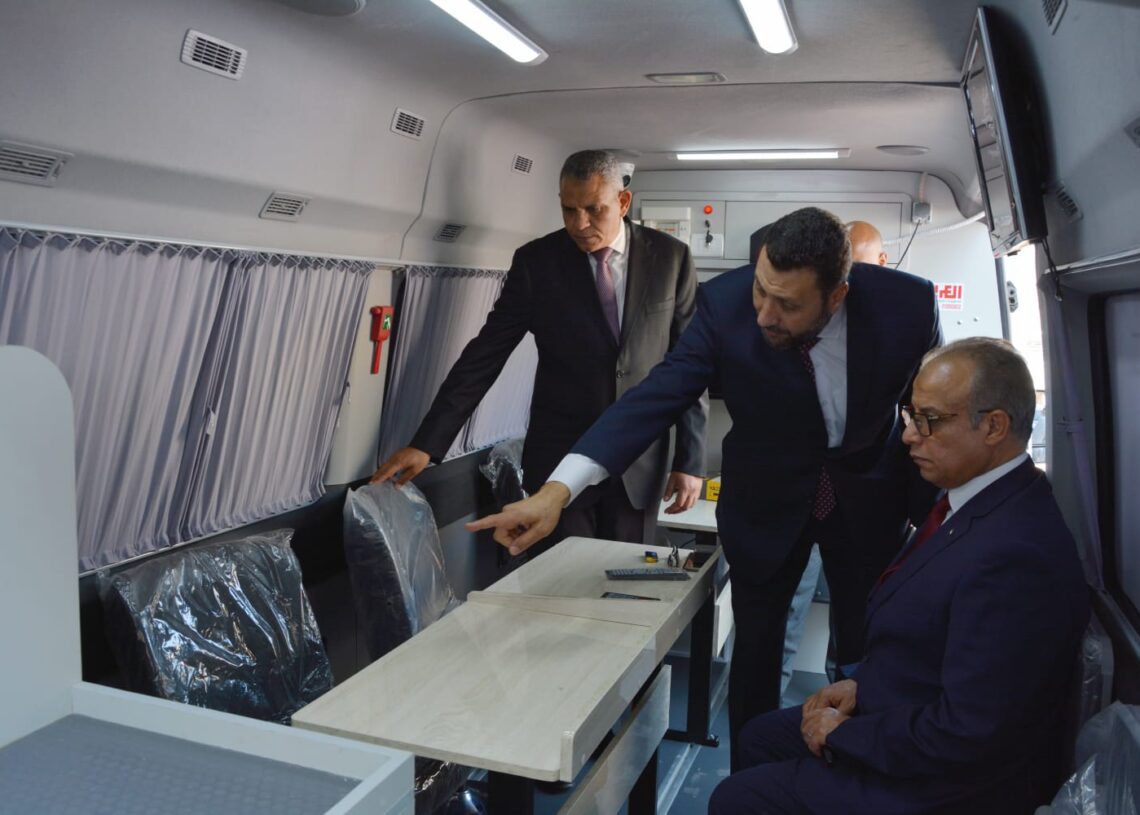 التخطيط تسلم ٢٠ مركز خدمات متنقلًا للأحوال المدنية بوزارة الداخلية 19 - جريدة المساء التخطيط تسلم ٢٠ مركز خدمات متنقلًا للأحوال المدنية بوزارة الداخلية 18 - جريدة المساء