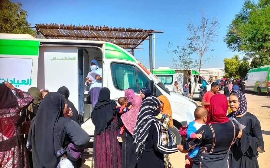 الكشف الطبي لـ 1498 مواطن ومواطنة بقرية السلام بمدينة أبو سمبل السياحية 15 - جريدة المساء