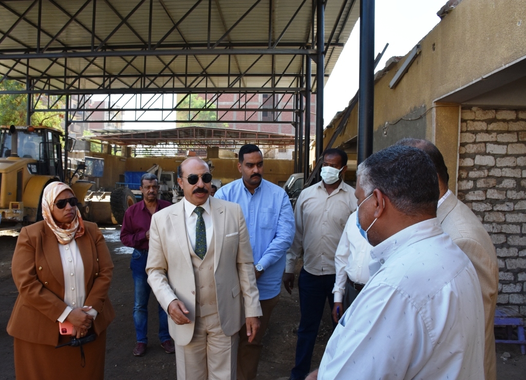 اللواء اشرف عطيه يوجه لضرورة استثمار اراضي ومباني محافظة اسوان في انشاء جراجات للسيارات 17 - جريدة المساء