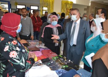 معرض خيري بكلية تمريض الإسكندرية لتوفير الملابس للطلاب 15 - جريدة المساء