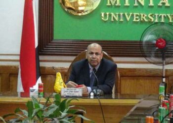 رئيس جامعة المنيا يتفقد برنامج "العلوم والتربية STEM" 35 - جريدة المساء